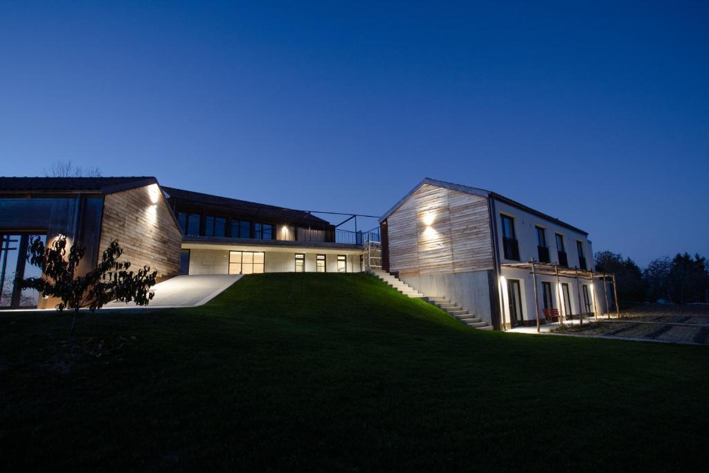 Вилла Cascina Rueral Montafia Экстерьер фото